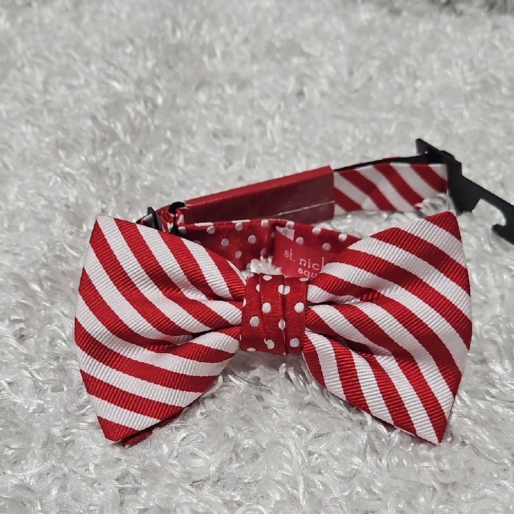 NWT Bow Tie Christmas Holiday